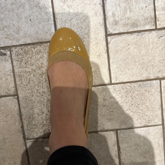 Banana republic flats - Picture 1 of 3